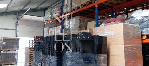 1329m² Warehouse in Vila Nova de Gaia, Portugal No. 37903 2