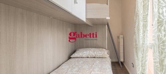 3 rooms Apartment in Rimini, Italy No. 66065 6