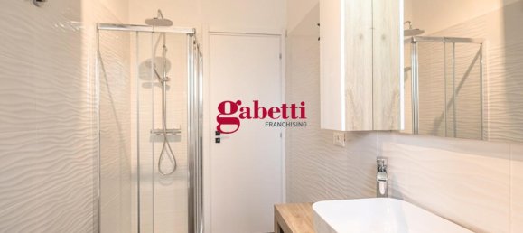 3 rooms Apartment in Rimini, Italy No. 66065 19