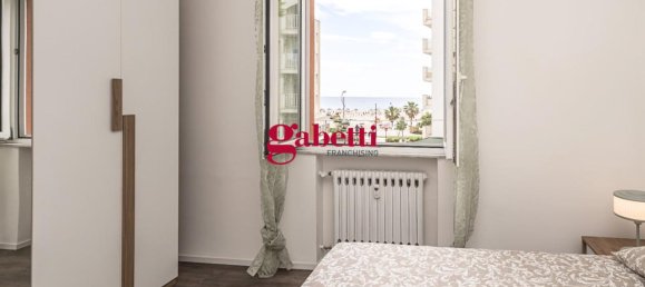 3 rooms Apartment in Rimini, Italy No. 66065 5