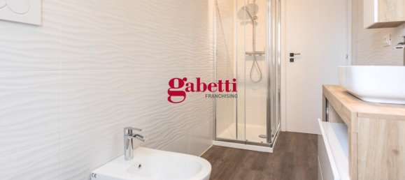 3 rooms Apartment in Rimini, Italy No. 66065 7