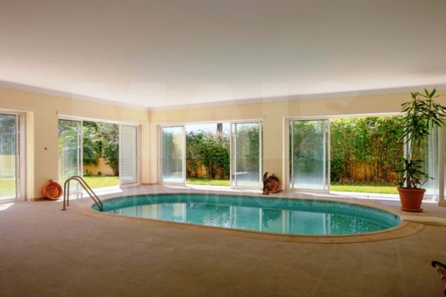 5 bedrooms House in Sesimbra, Portugal No. 16126