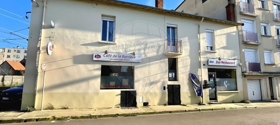 4 bedrooms Apartment in Moulins, France No. 193468 10