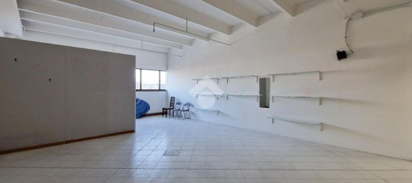 53m² Commercial property in San Martino Buon Albergo, Italy No. 135570 5