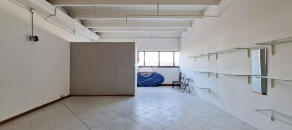 53m² Commercial property in San Martino Buon Albergo, Italy No. 135570 16