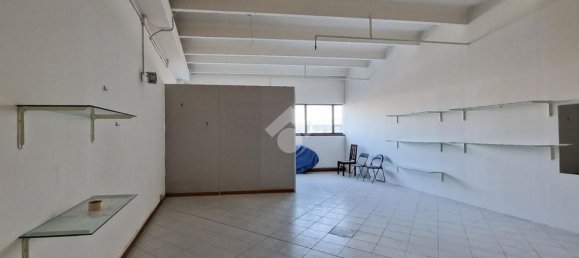53m² Commercial property in San Martino Buon Albergo, Italy No. 135570 11