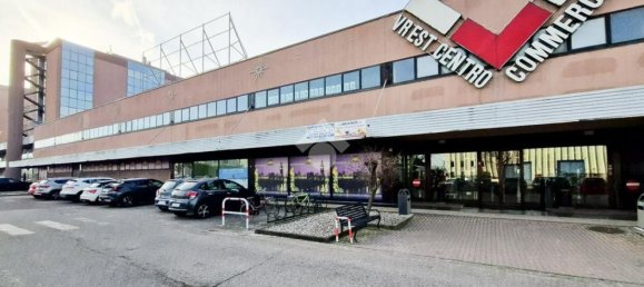 53m² Commercial property in San Martino Buon Albergo, Italy No. 135570 8