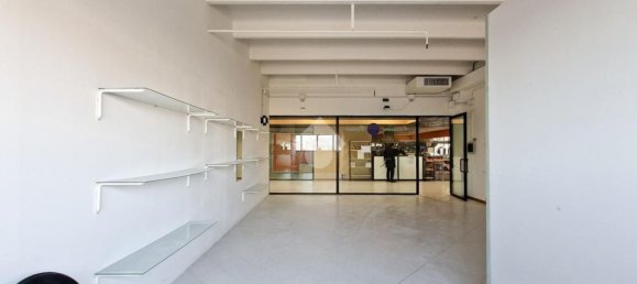 53m² Commercial property in San Martino Buon Albergo, Italy No. 135570 14