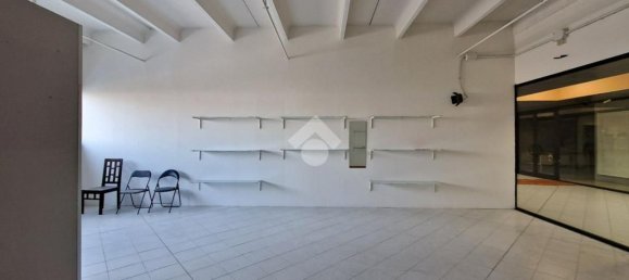 53m² Commercial property in San Martino Buon Albergo, Italy No. 135570 6