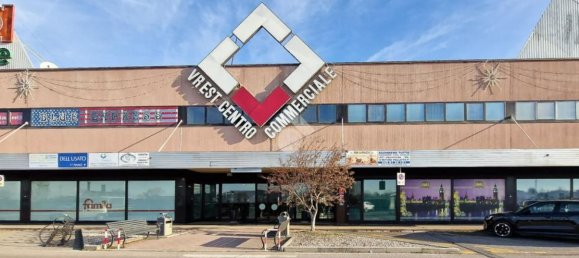 53m² Commercial property in San Martino Buon Albergo, Italy No. 135570 15