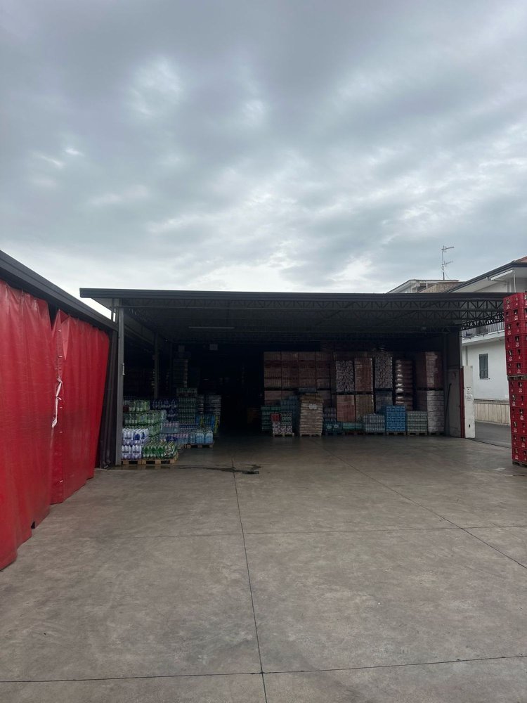  عقار تجاري في San Marcellino, Italy 1200متر مربع رقم 328910