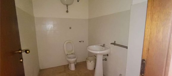 Коммерческая недвижимость 62м² в Беневенто, Италия № 303758 4