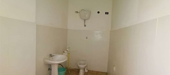 Коммерческая недвижимость 62м² в Беневенто, Италия № 303758 12