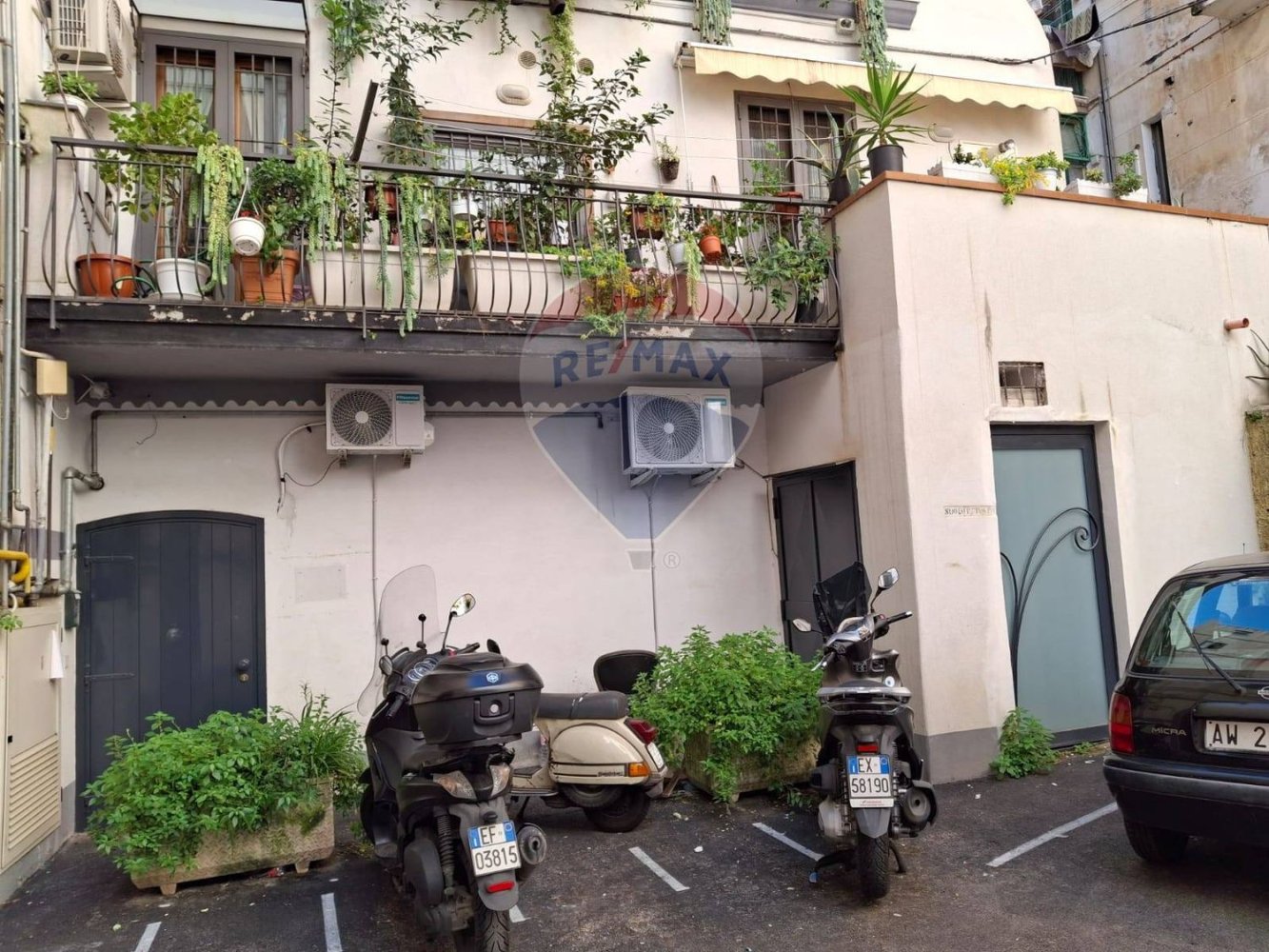 Propriété commerciale à Salerno, Italy 160m² No. 228157