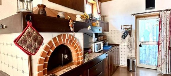 4-salle Maison à Castiglione Chiavarese, Italy No. 18130 4