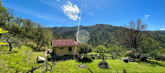 4-salle Maison à Castiglione Chiavarese, Italy No. 18130 24