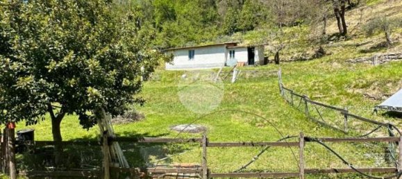 4-salle Maison à Castiglione Chiavarese, Italy No. 18130 27