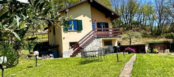 4-salle Maison à Castiglione Chiavarese, Italy No. 18130 18