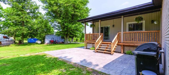 3 bedrooms House in Hamilton, Canada No. 325 12