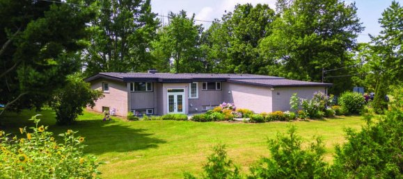 3 bedrooms House in Hamilton, Canada No. 325 5