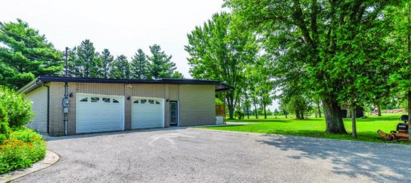 3 bedrooms House in Hamilton, Canada No. 325 9