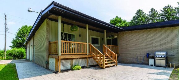 3 bedrooms House in Hamilton, Canada No. 325 11