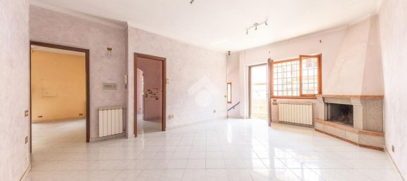 4-salle Appartement à Rome, Italy No. 280012 2