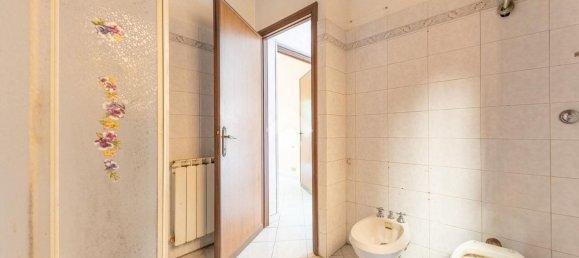 4-salle Appartement à Rome, Italy No. 280012 17