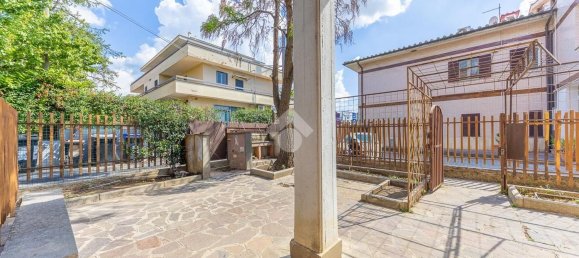 4-salle Appartement à Rome, Italy No. 280012 33