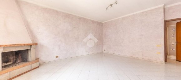 4-salle Appartement à Rome, Italy No. 280012 3