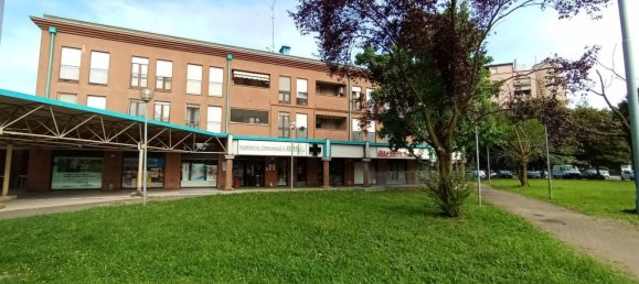 3 rooms Apartment in Cinisello Balsamo, Italy No. 290574 2