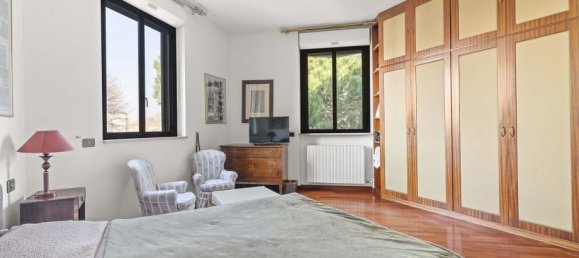 4 bedrooms Apartment in Milan, Italy No. 240878 15