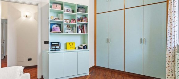 4 bedrooms Apartment in Milan, Italy No. 240878 10