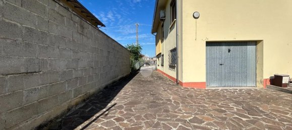 5 bedrooms Villa in Luzzara, Italy No. 358067 13