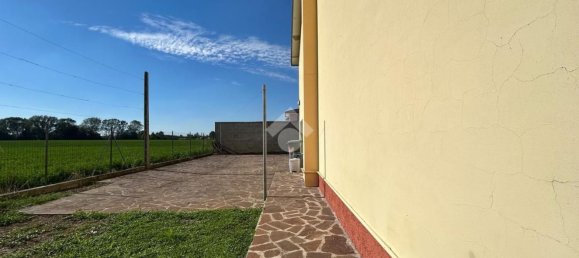 5 bedrooms Villa in Luzzara, Italy No. 358067 14