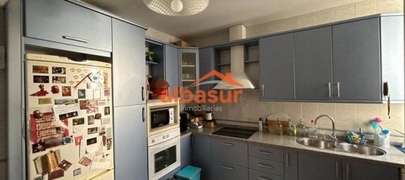 Apartamento de 3 dormitorios en Córdoba, Spain No. 160776 10