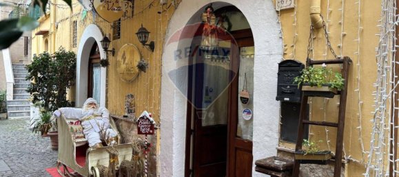 5 rooms Commercial property in Formia, Italy No. 293609 2