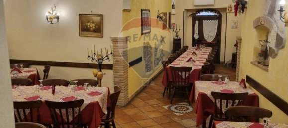 5 rooms Commercial property in Formia, Italy No. 293609 4