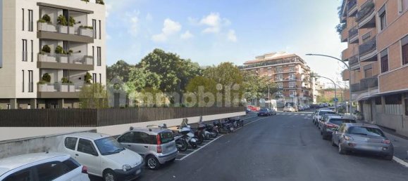 2 bedrooms Apartment in Rome, Italy No. 10712 6