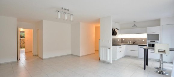 4 bedrooms Apartment in Villefranche-sur-Saone, France No. 271456 3