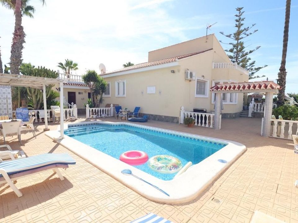 3 Schlafzimmer Villa in Torrevieja, Spain, Nr. 256499