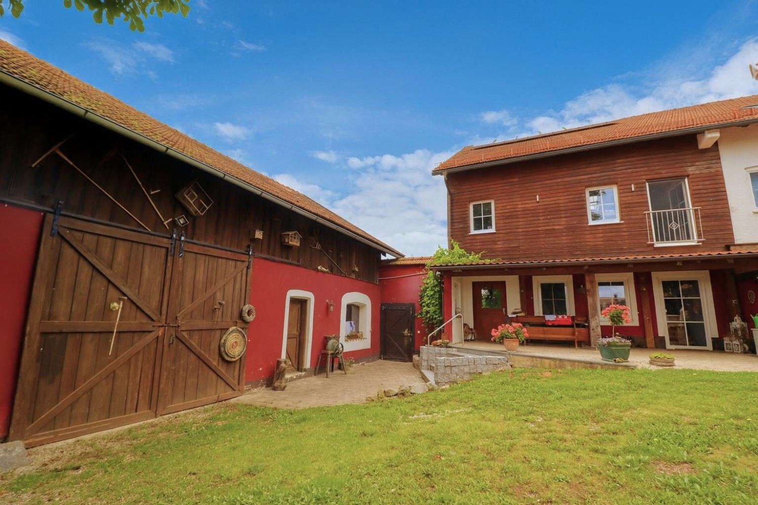 Здание с 10 комнатами в Ландсхут, Германия № 259283