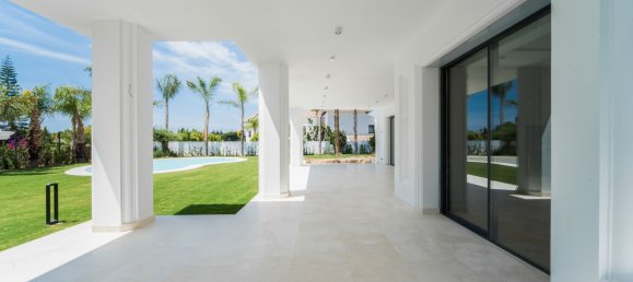 6 bedrooms Villa in Marbella, Spain No. 822 7