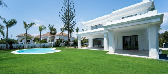 6 bedrooms Villa in Marbella, Spain No. 822 8