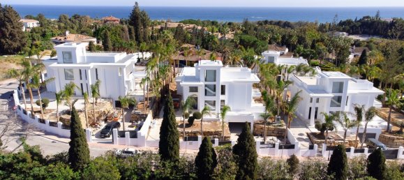 6 bedrooms Villa in Marbella, Spain No. 822 4