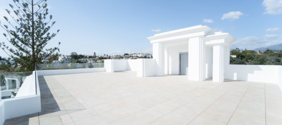 6 bedrooms Villa in Marbella, Spain No. 822 15