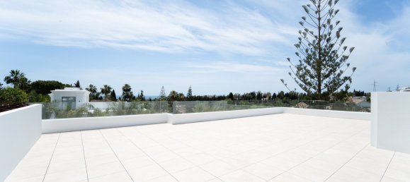 6 bedrooms Villa in Marbella, Spain No. 822 13