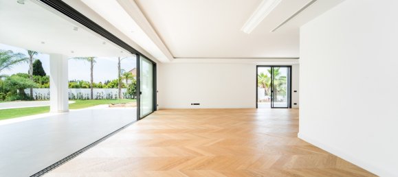 6 bedrooms Villa in Marbella, Spain No. 822 6