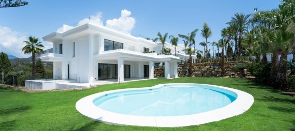 6 bedrooms Villa in Marbella, Spain No. 822 5