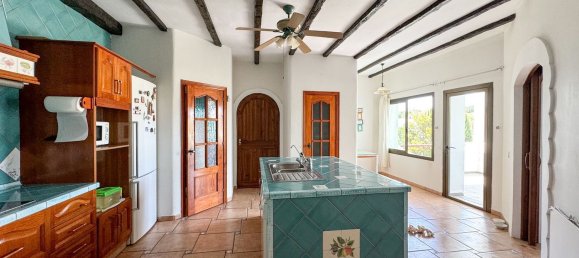 4 bedrooms House in Cadiz, Spain No. 137859 6